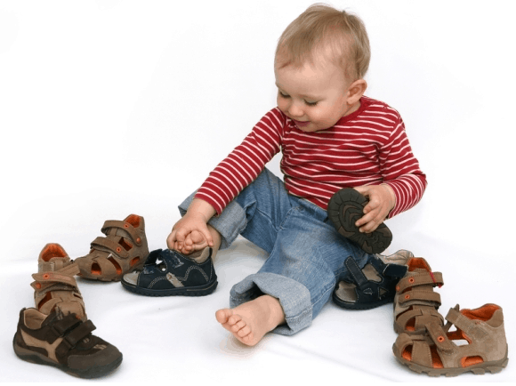 Hoe je te kleine schoenen voor peuter? - TrotseMoeders: magazine voor door moeders