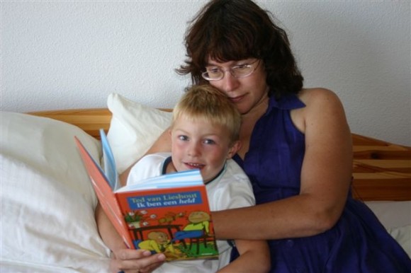 Ik ben een held gelezen door moeder Karina Ahles en zoon Denneth